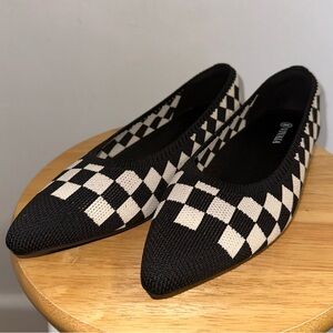 VIVAIA Pointed-Toe Flats (Aria 5º)